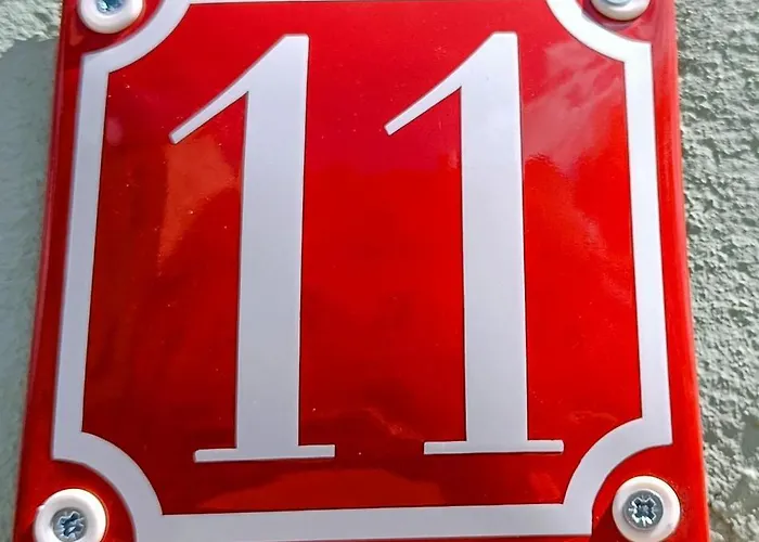 3 In Altstadt In آنغرمونده